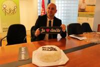 Predali tortu ministru Tolu�i�u kao zahvalu [ 79.90 Kb ]