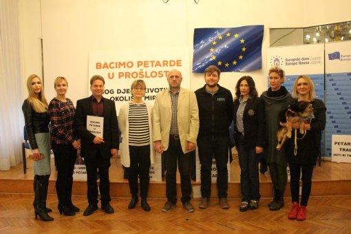 Stru�njaci za zabranu petardi [ 387.57 Kb ]