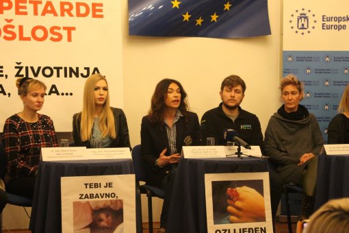 Stru�njaci za zabranu petardi [ 345.09 Kb ]