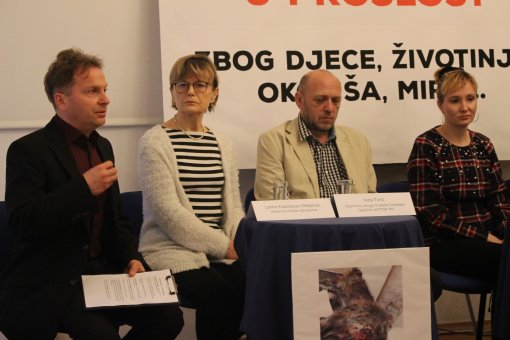 Stru�njaci za zabranu petardi [ 301.83 Kb ]