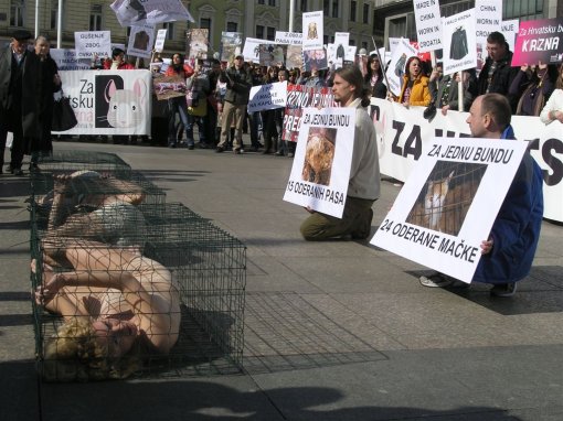Prosvjed protiv krzna Zagreb 2009 e [ 178.12 Kb ]