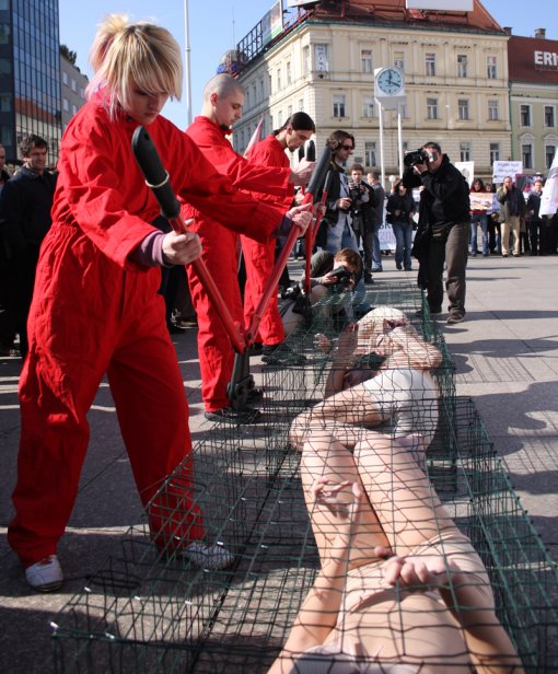 Prosvjed protiv krzna Zagreb 2009 11 [ 427.27 Kb ]