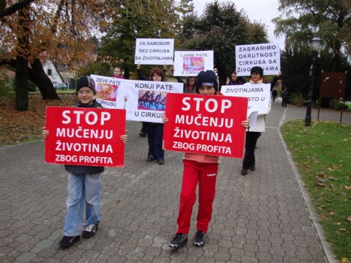 Protest against circuses in Samobor 4 [ 135.25 Kb ]