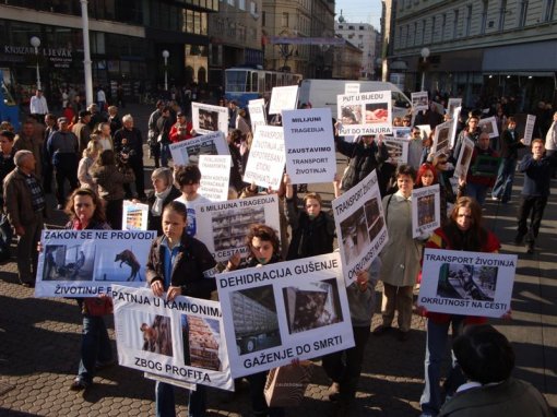 Demo against animal transport 2009 [ 127.88 Kb ]